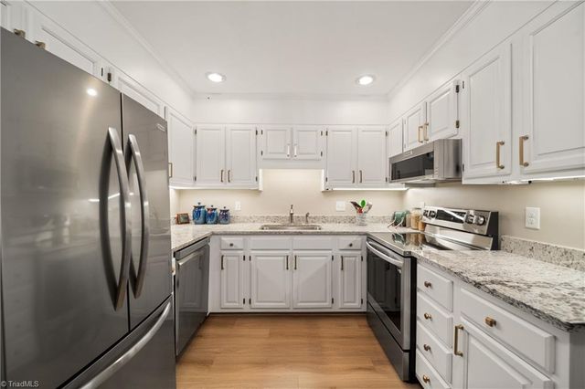 303 Settlers Run Drive, Winston-salem, NC 27101