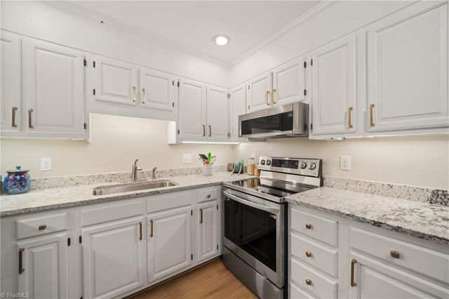 303 Settlers Run Drive, Winston-salem, NC 27101