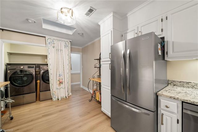 303 Settlers Run Drive, Winston-salem, NC 27101