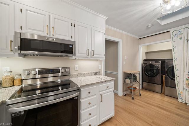 303 Settlers Run Drive, Winston-salem, NC 27101