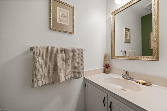 303 Settlers Run Drive, Winston-salem, NC 27101