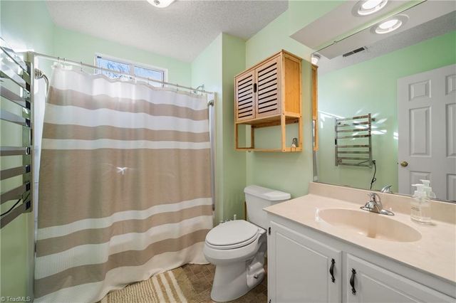 303 Settlers Run Drive, Winston-salem, NC 27101