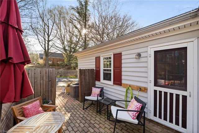 303 Settlers Run Drive, Winston-salem, NC 27101