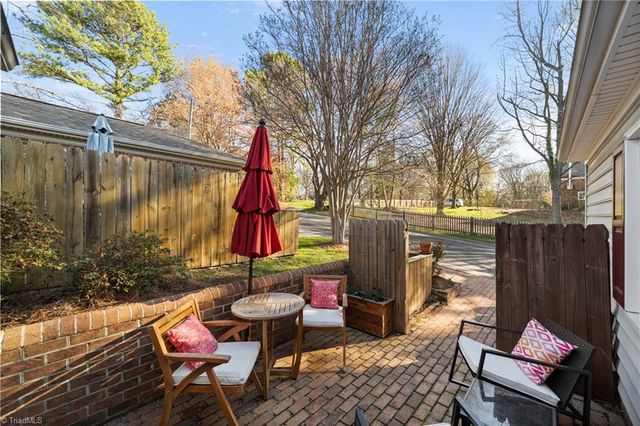 303 Settlers Run Drive, Winston-salem, NC 27101