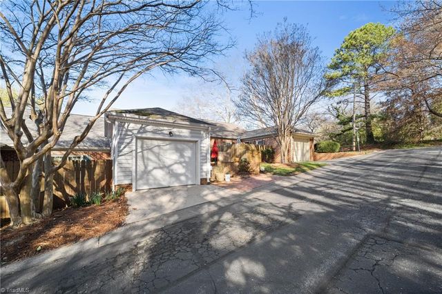 303 Settlers Run Drive, Winston-salem, NC 27101