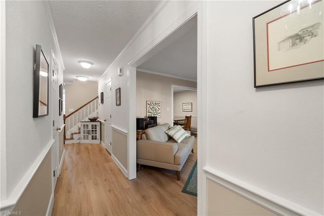 303 Settlers Run Drive, Winston-salem, NC 27101