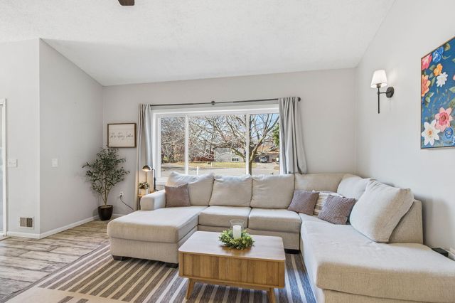 1066 Tiffany Place, Eagan, MN 55123