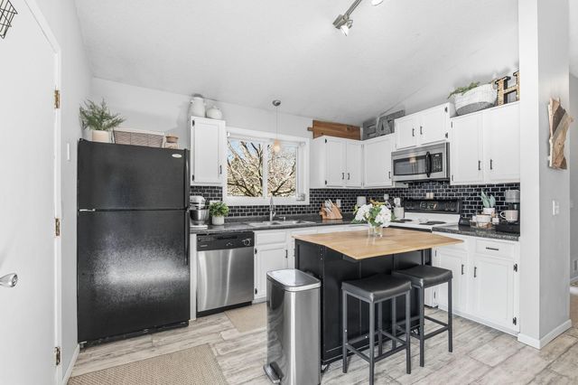 1066 Tiffany Place, Eagan, MN 55123