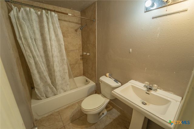 180 Huntington Drive, Victoria, TX 77905