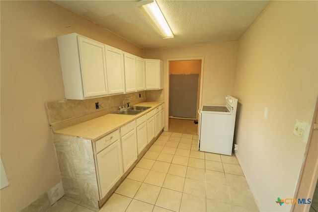 180 Huntington Drive, Victoria, TX 77905