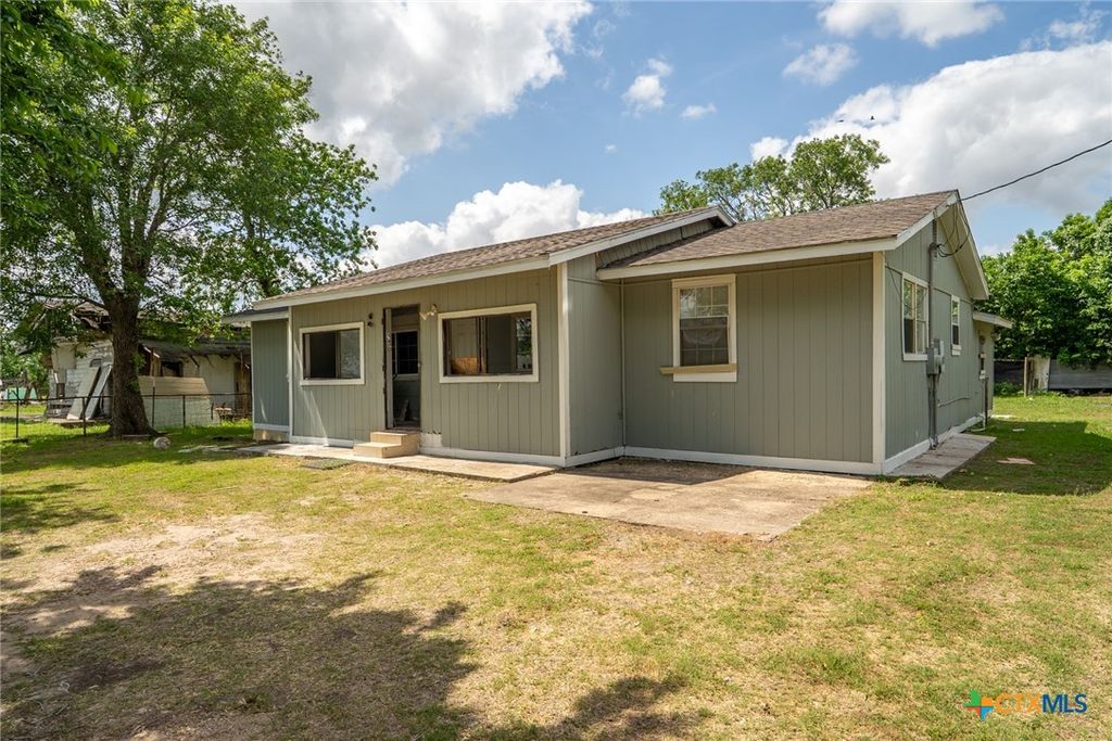 180 Huntington Drive, Victoria, TX 77905