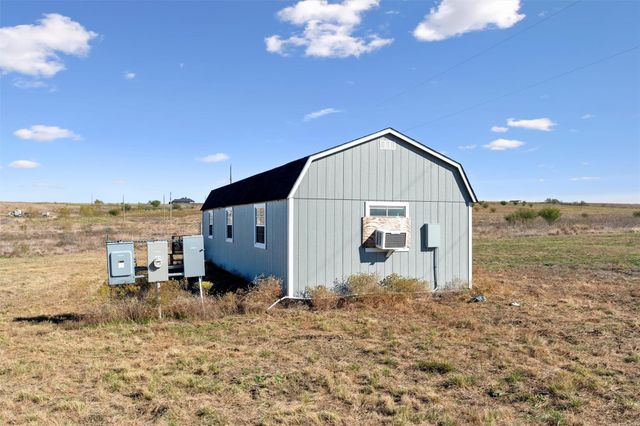 422 County Road 451 RD, Coupland, TX 78615