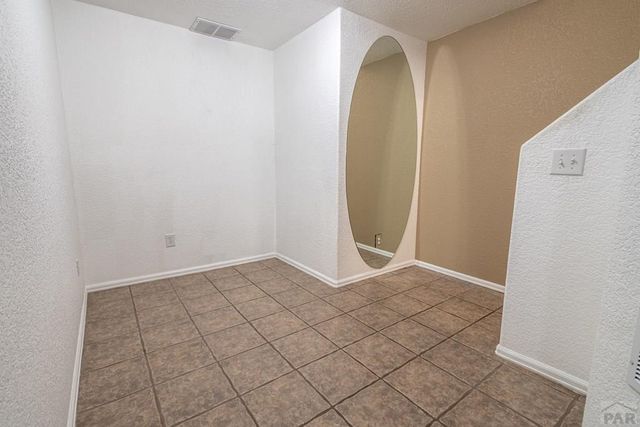 935 Maplecrest Dr, Pueblo, CO 81005