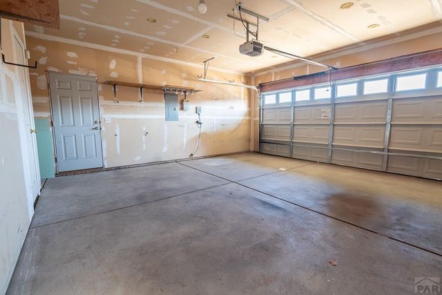 935 Maplecrest Dr, Pueblo, CO 81005