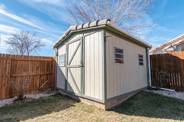 935 Maplecrest Dr, Pueblo, CO 81005