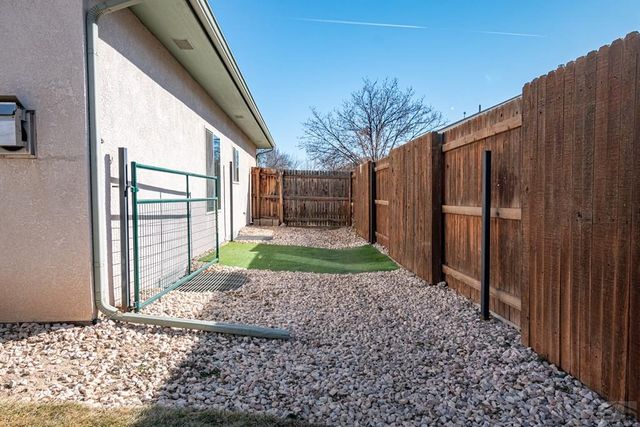 935 Maplecrest Dr, Pueblo, CO 81005