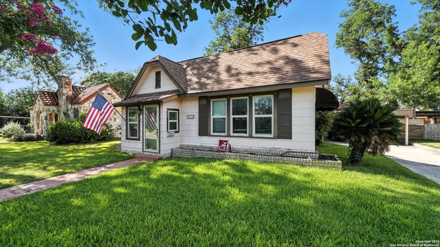 813 Bismark, Seguin, TX 78155