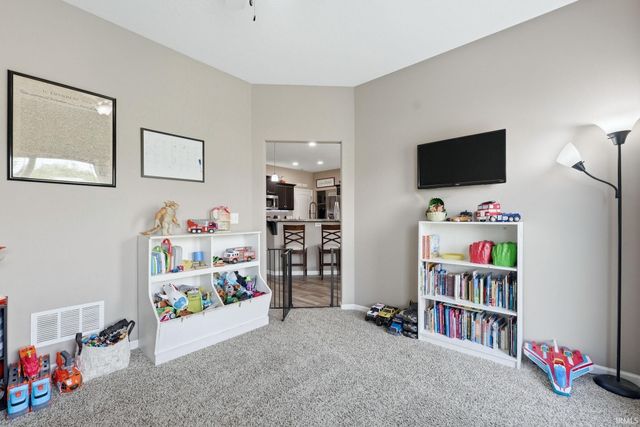 203 Orchard Place Parkway, Kendallville, IN 46755