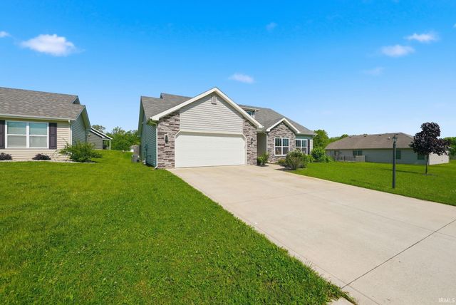 203 Orchard Place Parkway, Kendallville, IN 46755