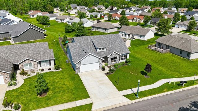 203 Orchard Place Parkway, Kendallville, IN 46755