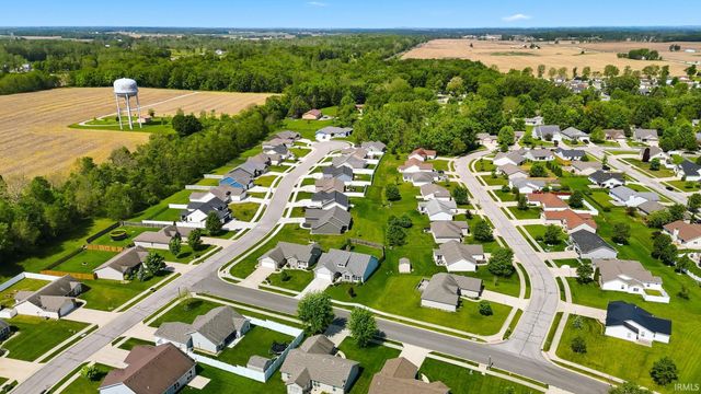 203 Orchard Place Parkway, Kendallville, IN 46755