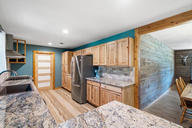 612 Oakwood Drive, Euless, TX 76040