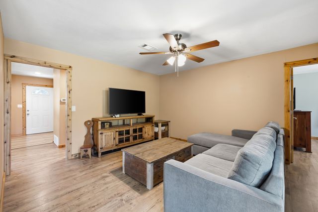 612 Oakwood Drive, Euless, TX 76040