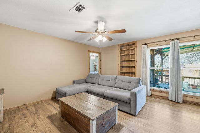 612 Oakwood Drive, Euless, TX 76040