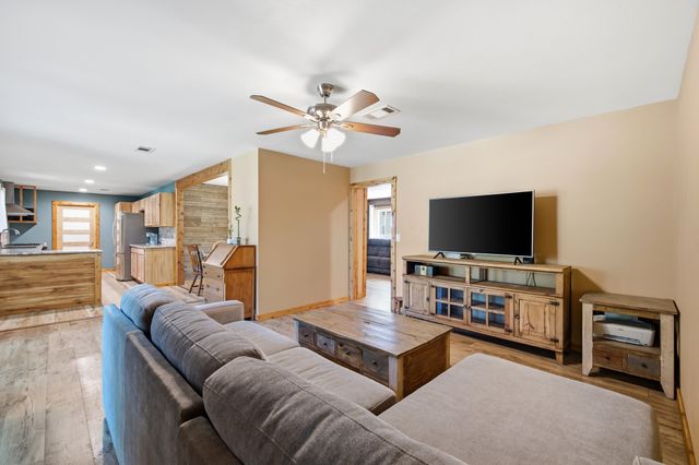 612 Oakwood Drive, Euless, TX 76040