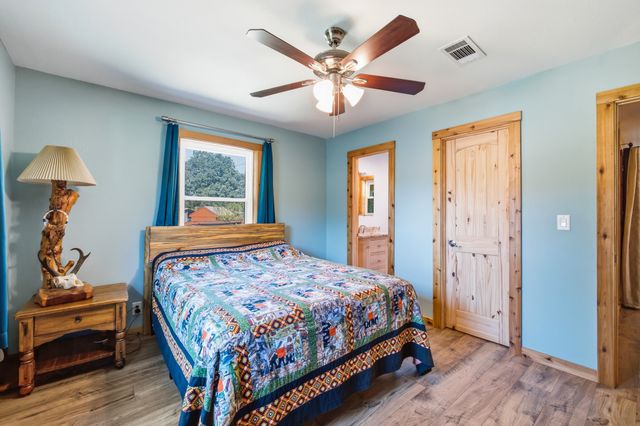 612 Oakwood Drive, Euless, TX 76040