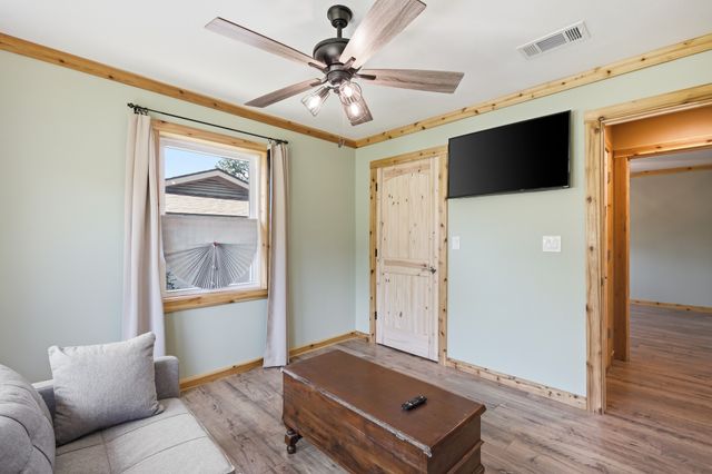 612 Oakwood Drive, Euless, TX 76040