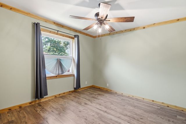 612 Oakwood Drive, Euless, TX 76040