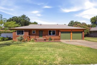612 Oakwood Drive, Euless, TX 76040