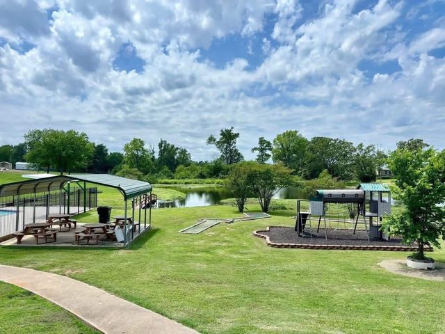 395 Holiday Village Drive, Quitman, TX 75783
