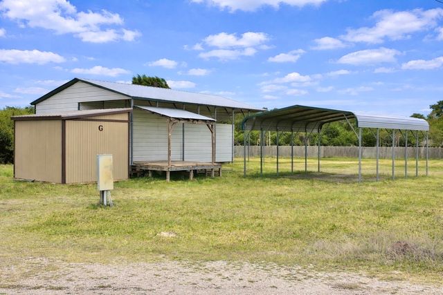 395 Holiday Village Drive, Quitman, TX 75783