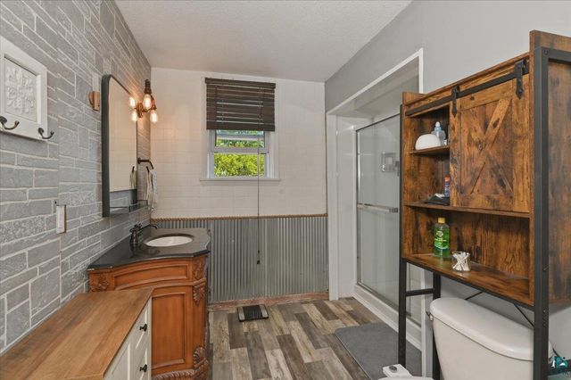 2004 Hughitt Ave, Superior, WI 54880
