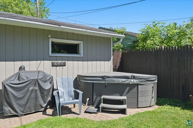 2004 Hughitt Ave, Superior, WI 54880