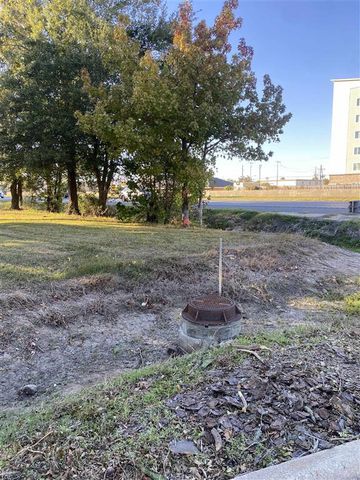 Chrysler Drive, Lake Charles, LA 70634