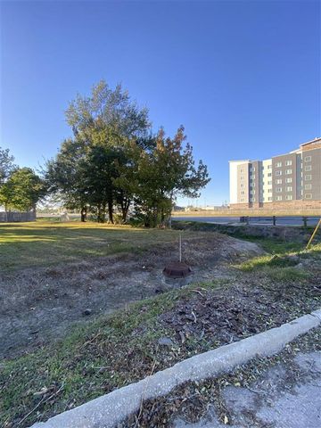 Chrysler Drive, Lake Charles, LA 70634