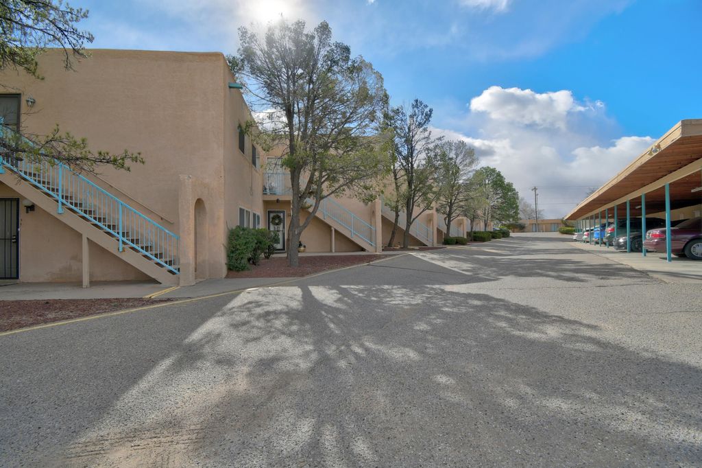 Image 18 of property listing at 4717 Country Club Lane NW A7, Albuquerque, NM 87114