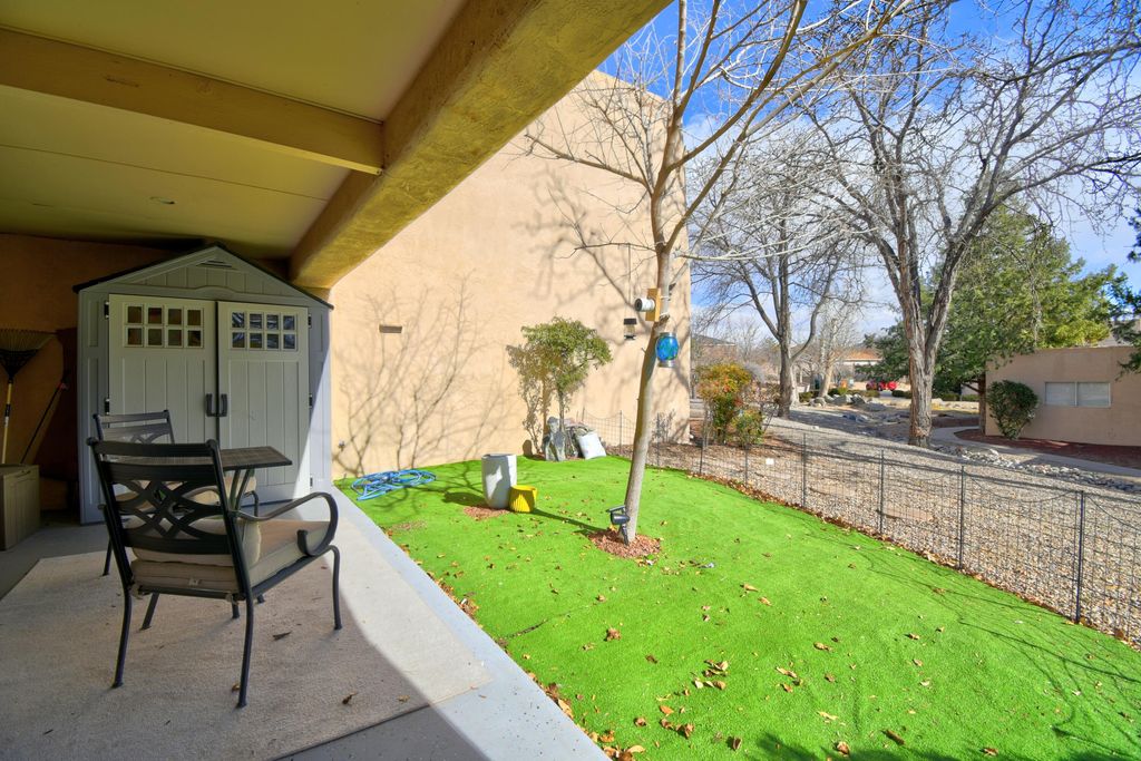 Image 21 of property listing at 4717 Country Club Lane NW A7, Albuquerque, NM 87114