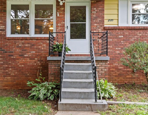 230 School Road E, Asheville, NC 28803