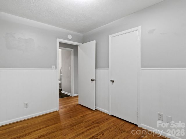 230 School Road E, Asheville, NC 28803