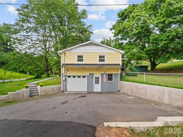 230 School Road E, Asheville, NC 28803
