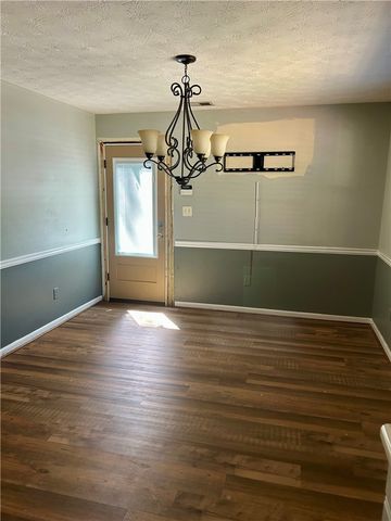 71 Textile Avenue, Lavonia, GA 30553