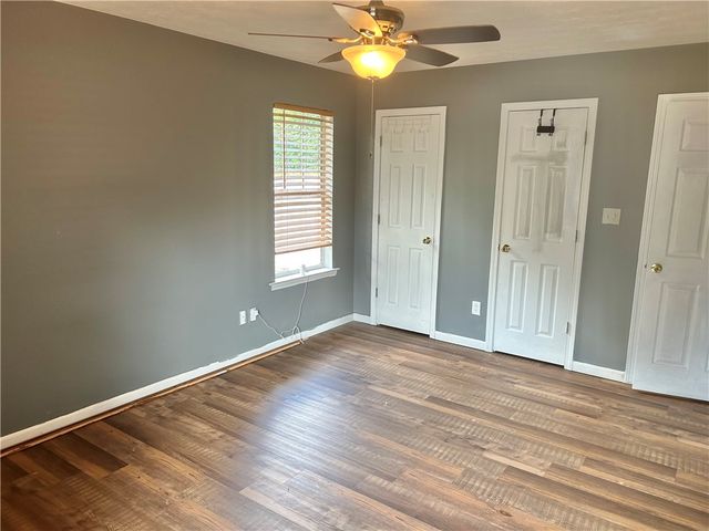 71 Textile Avenue, Lavonia, GA 30553