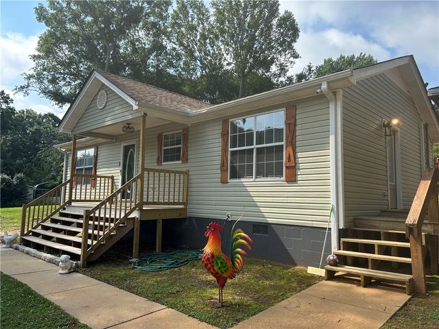 71 Textile Avenue, Lavonia, GA 30553