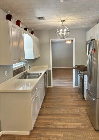 71 Textile Avenue, Lavonia, GA 30553