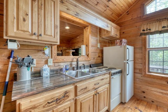 746 High Ridge Road, Murphy, NC 28906