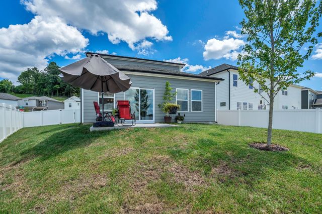 1752 Flora Grv, Hermitage, TN 37076